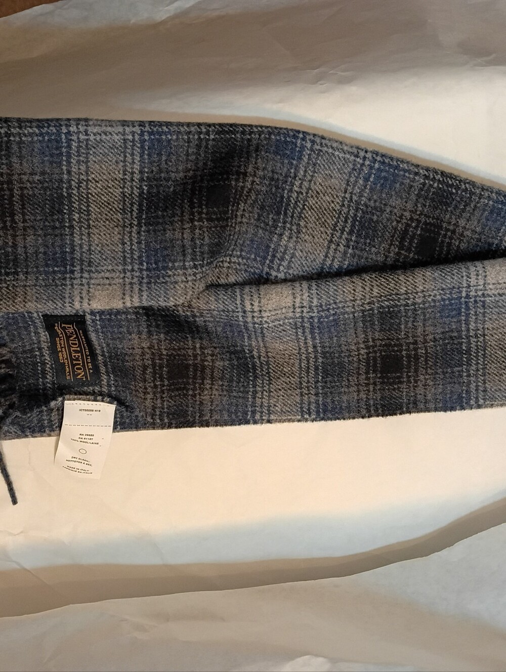 Pendleton Scarf New Display - Picture 6 of 11